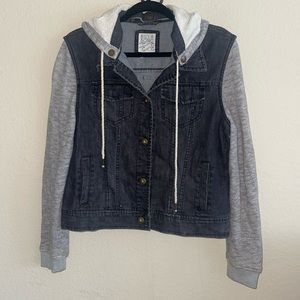 Billabong black jean jacket with sweatshirt sleeves